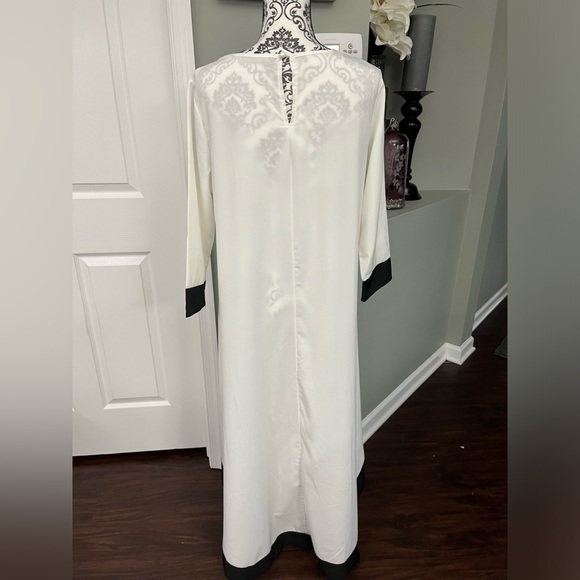 Zanzea size XL white hi lo dress with black trim - Picture 4 of 6